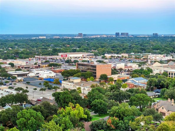 5806  Willow Lane , Dallas Texas 75230