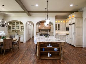 5806  Willow Lane , Dallas Texas 75230