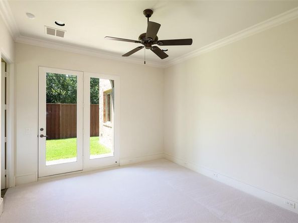5806  Willow Lane , Dallas Texas 75230