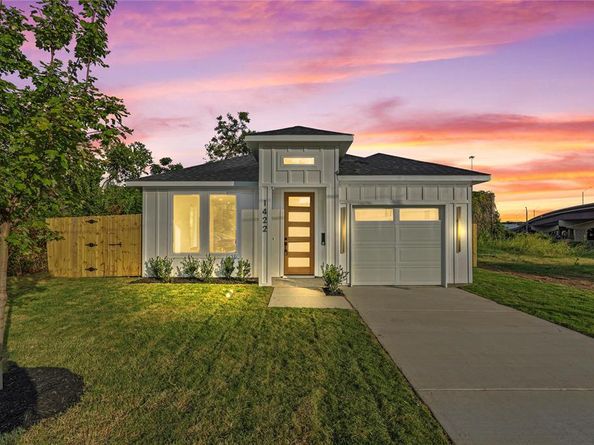 1422  Mcdonald Avenue , Dallas Texas 75215
