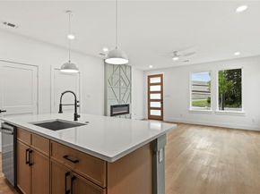 1422  Mcdonald Avenue , Dallas Texas 75215