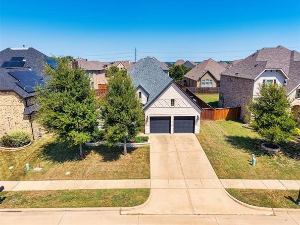 6851  Molina  , Grand Prairie Texas 75054