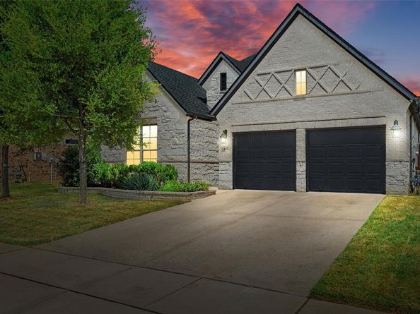 6851  Molina  , Grand Prairie Texas 75054