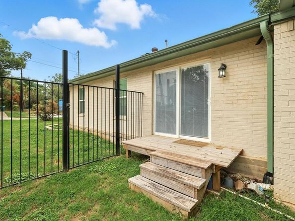304 W Prairie Street , Denton Texas 76201