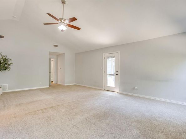 5520  Asbury Drive , River Oaks Texas 76114