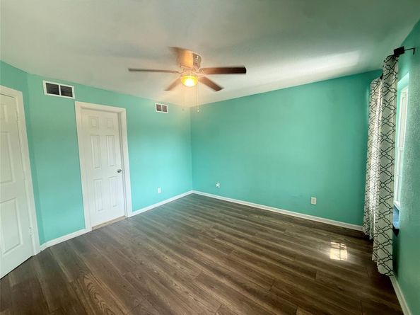 3240  Lombardy Lane  108, Dallas Texas 75220