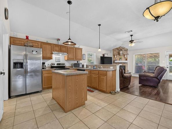 1144  Park Glen , Crowley Texas 76036