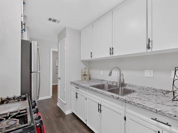 426  Kirnwood Drive , Dallas Texas 75232