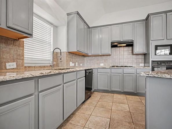 11  Mary Lou Court , Mansfield Texas 76063