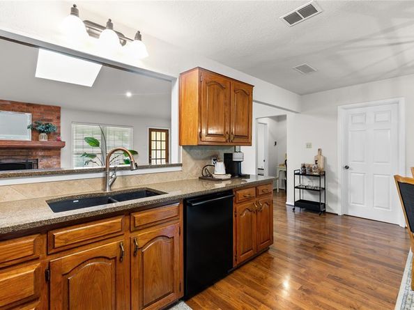 827  Yellowstone Drive , Grapevine Texas 76051