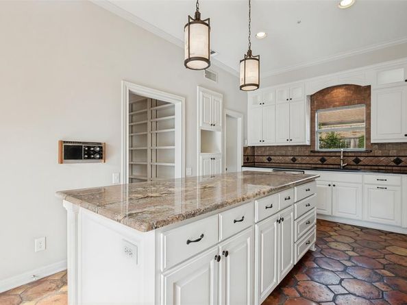 7211  Lavendale Circle , Dallas Texas 75230