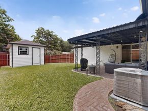 5822  Enchanted Lane , Dallas Texas 75227