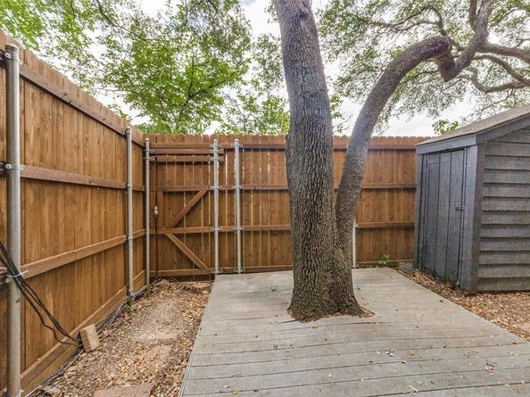 7525  Holly Hill Drive  3, Dallas Texas 75231