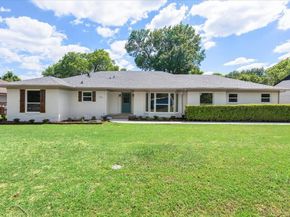 706 W Five Mile Parkway , Dallas Texas 75224
