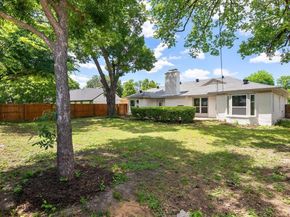 706 W Five Mile Parkway , Dallas Texas 75224