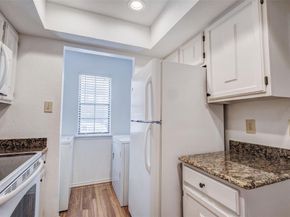 3635  Garden Brook Drive  21300, Farmers Branch Texas 75234