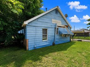 4015  Shadrack Drive , Dallas Texas 75212