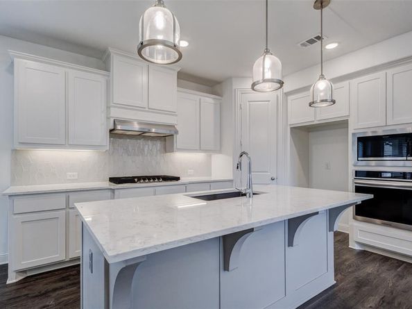 1435  Eden Valleywood Way , Arlington Texas 76005