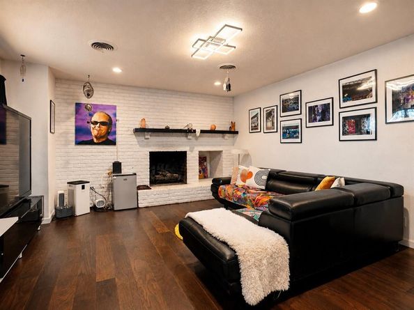 2409  Whitewood Drive , Dallas Texas 75233