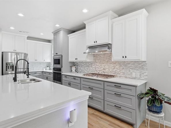 8313  Primrose Trail , Lantana Texas 76226