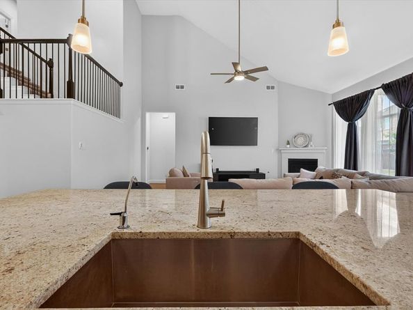 912  Brenda Drive , Mansfield Texas 76063