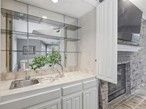 1218  Sycamore Drive , Carrollton Texas 75007