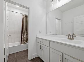 117  Paxton Circle , Arlington Texas 76013