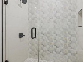 1880  Beaumont Street , Dallas Texas 75215