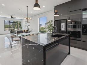 1880  Beaumont Street , Dallas Texas 75215