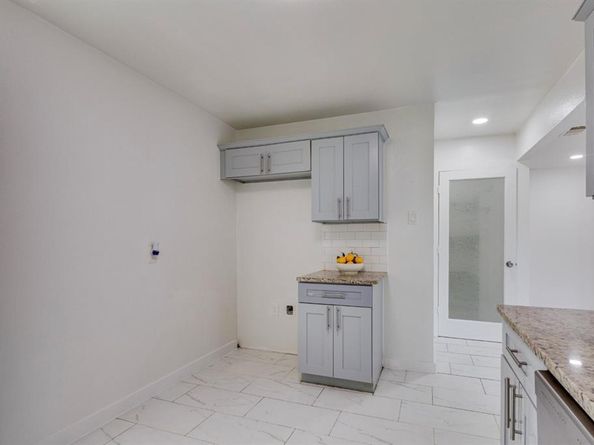 3831  Black Oak Drive , Dallas Texas 75241