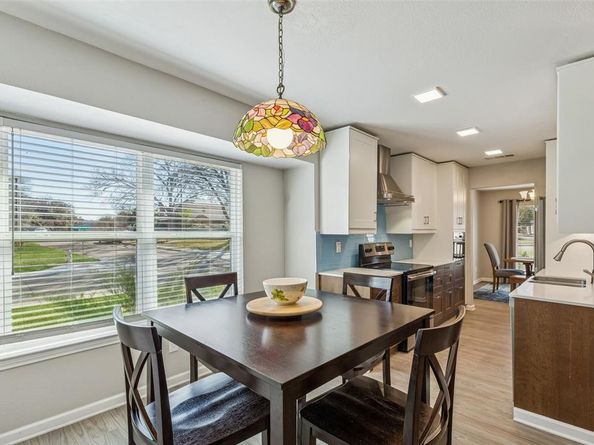 605  Meadow Heath Circle , Dallas Texas 75232