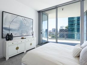 2900  Mckinnon Street  801, Dallas Texas 75201