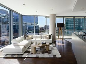 2900  Mckinnon Street  801, Dallas Texas 75201