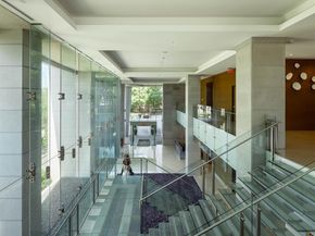 2900  Mckinnon Street  801, Dallas Texas 75201