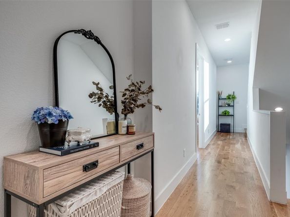 1914  Annex Avenue , Dallas Texas 75204