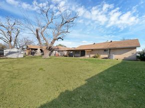 909  Ravencroft Drive , Garland Texas 75043