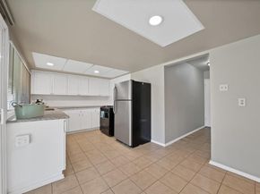 909  Ravencroft Drive , Garland Texas 75043