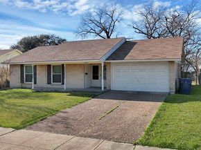 909  Ravencroft Drive , Garland Texas 75043