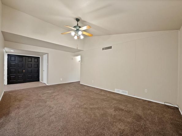 909  Ravencroft Drive , Garland Texas 75043