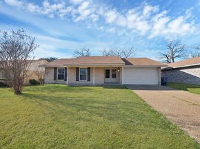 909  Ravencroft Drive , Garland Texas 75043