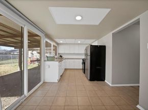 909  Ravencroft Drive , Garland Texas 75043