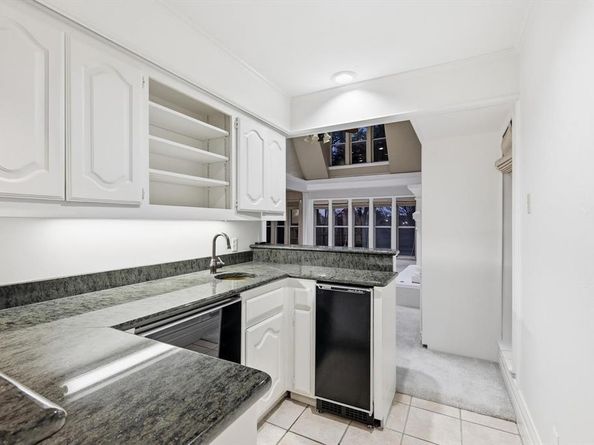 16815  Village Lane , Dallas Texas 75248