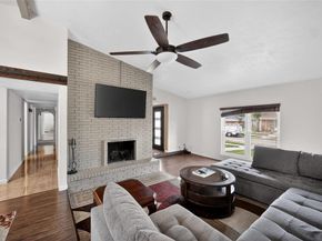 817  Oakland Street , Grand Prairie Texas 75052