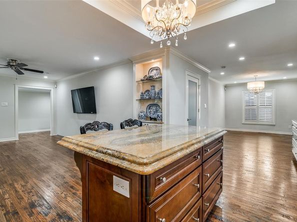 1432  Sylvan Avenue , Dallas Texas 75208