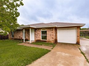 520  Lake Crest Parkway , Azle Texas 76020