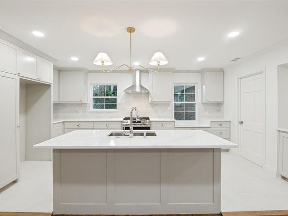 705  Tarryall Drive , Dallas Texas 75224