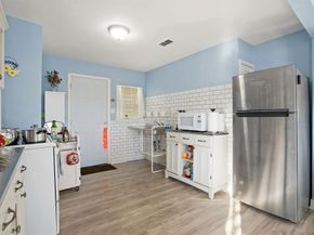 3068  Sunnyvale Street , Dallas Texas 75216