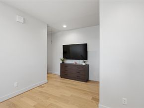 1005  Mount Auburn Avenue , Dallas Texas 75223