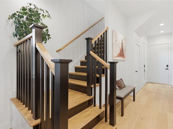 1005  Mount Auburn Avenue , Dallas Texas 75223