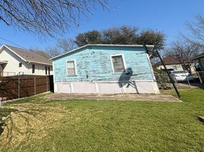 2720  College Avenue , Fort Worth Texas 76110